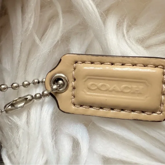 Coach Ashley Taupe Pattent Leather Flap Closure Credit Card Wristlet Wallet - Picture 7 of 8